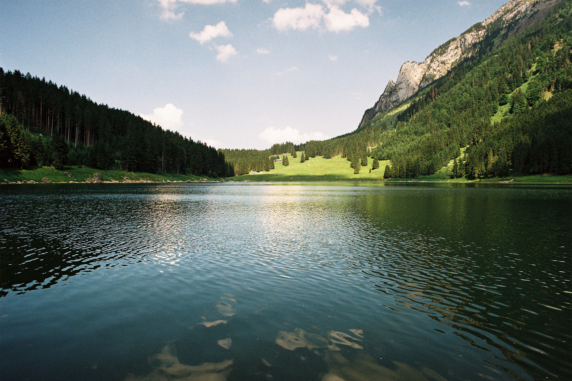 La Suisse entre lacs et montagnes