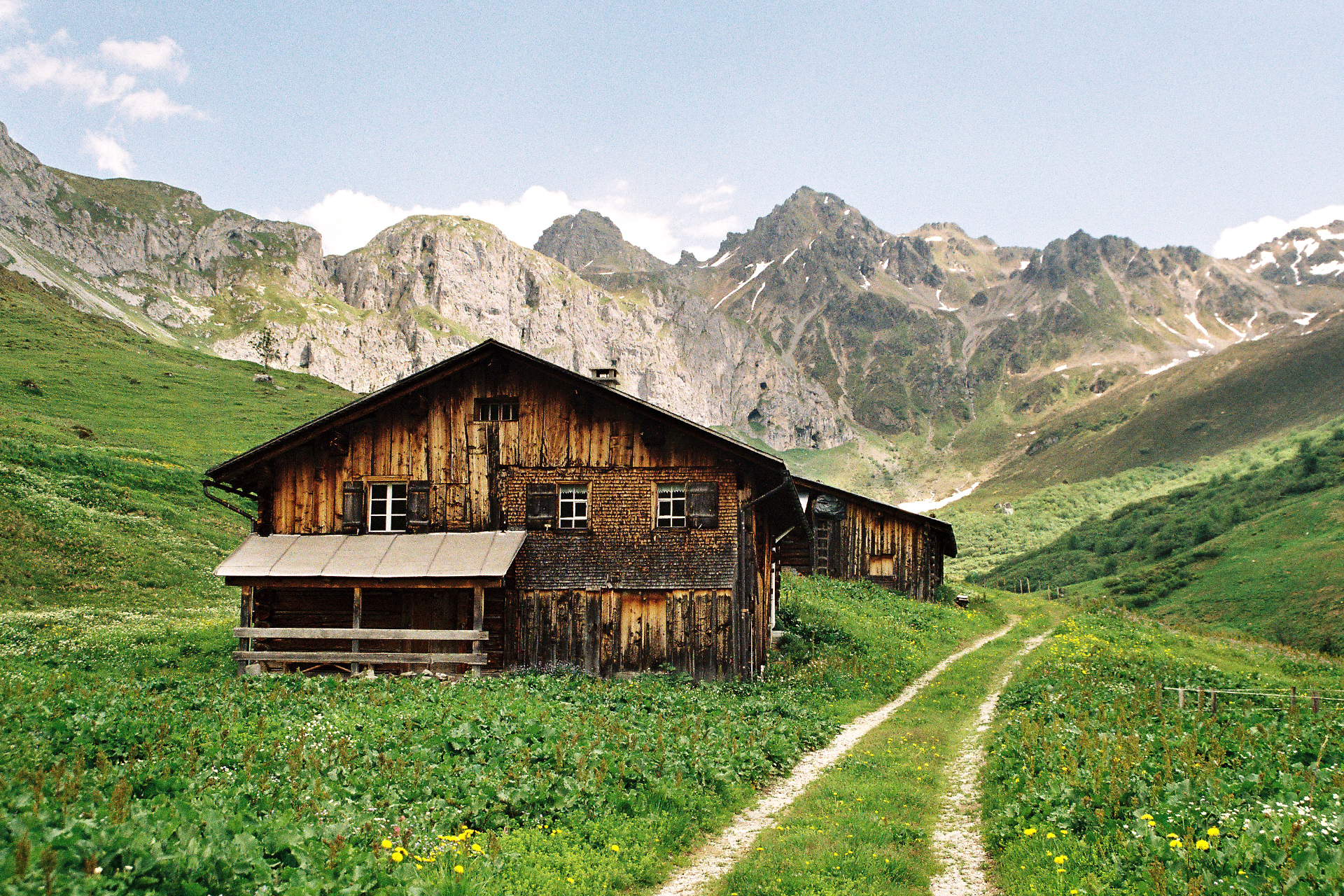 La Suisse entre lacs et montagnes