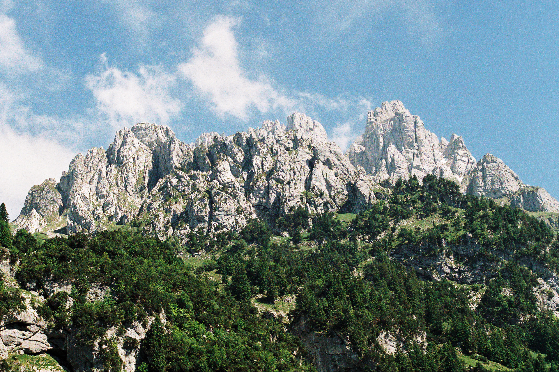 La Suisse entre lacs et montagnes