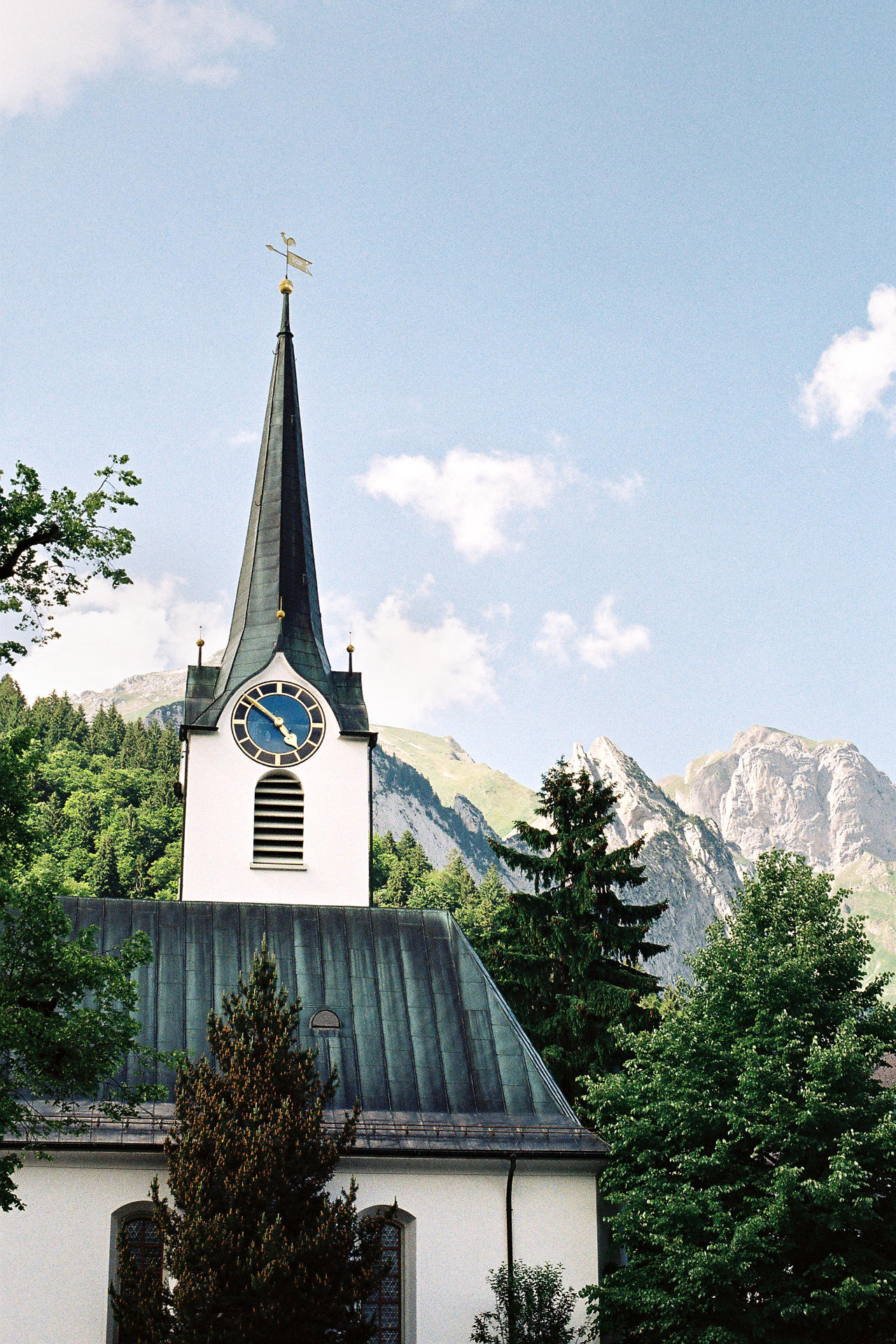 La Suisse entre lacs et montagnes